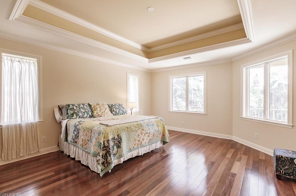 4551 1 Ave, Naples FL 34120-2704 exterior