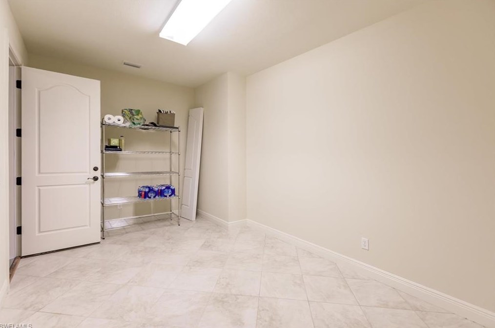 4551 1 Ave, Naples FL 34120-2704 exterior