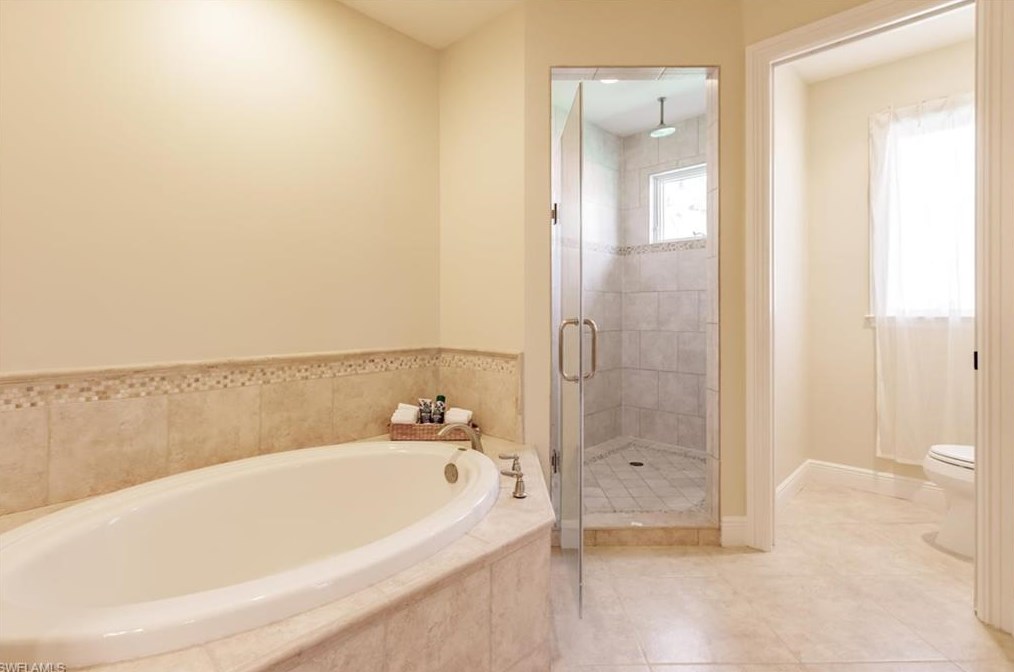 4551 1 Ave, Naples FL 34120-2704 exterior