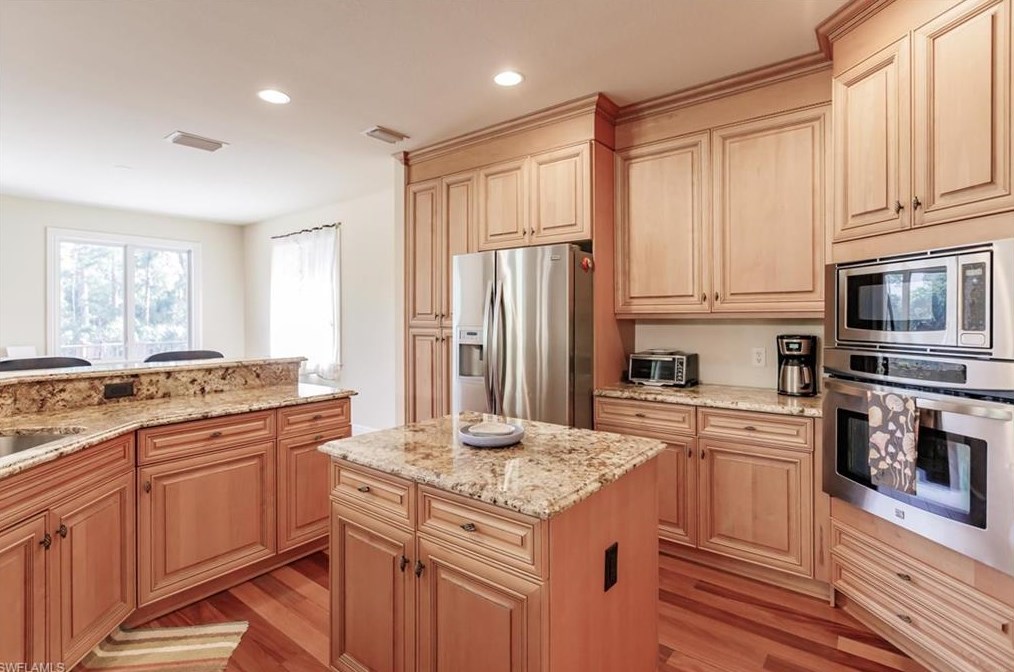 4551 1 Ave, Naples FL 34120-2704 exterior