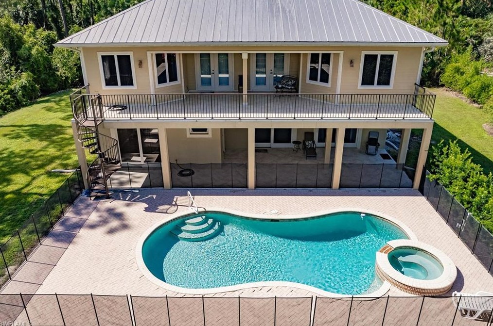 4551 1 Ave, Naples FL 34120-2704 exterior