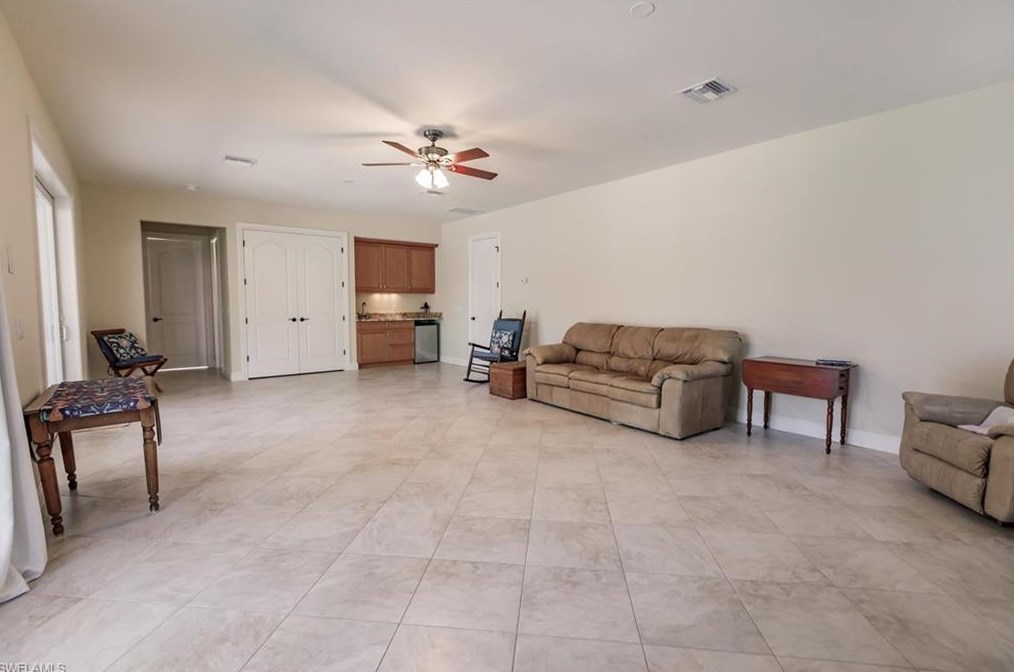 4551 1 Ave, Naples FL 34120-2704 exterior