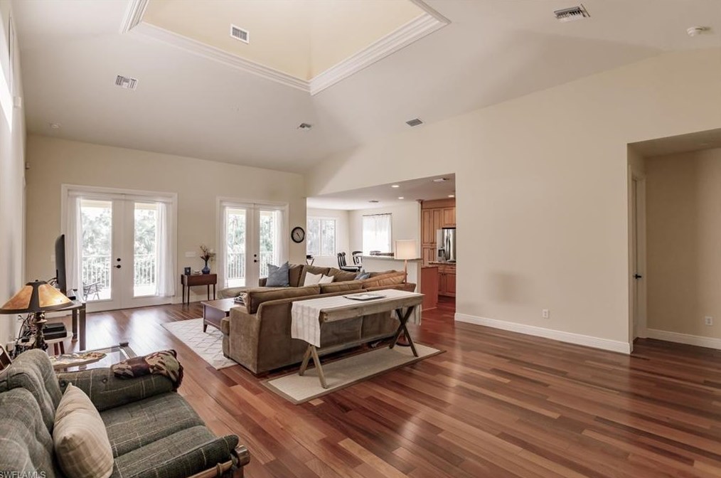 4551 1 Ave, Naples FL 34120-2704 exterior