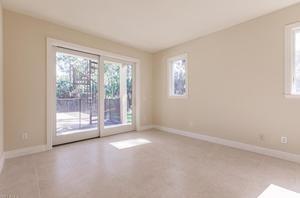 4551 1 Ave, Naples FL 34120-2704 exterior