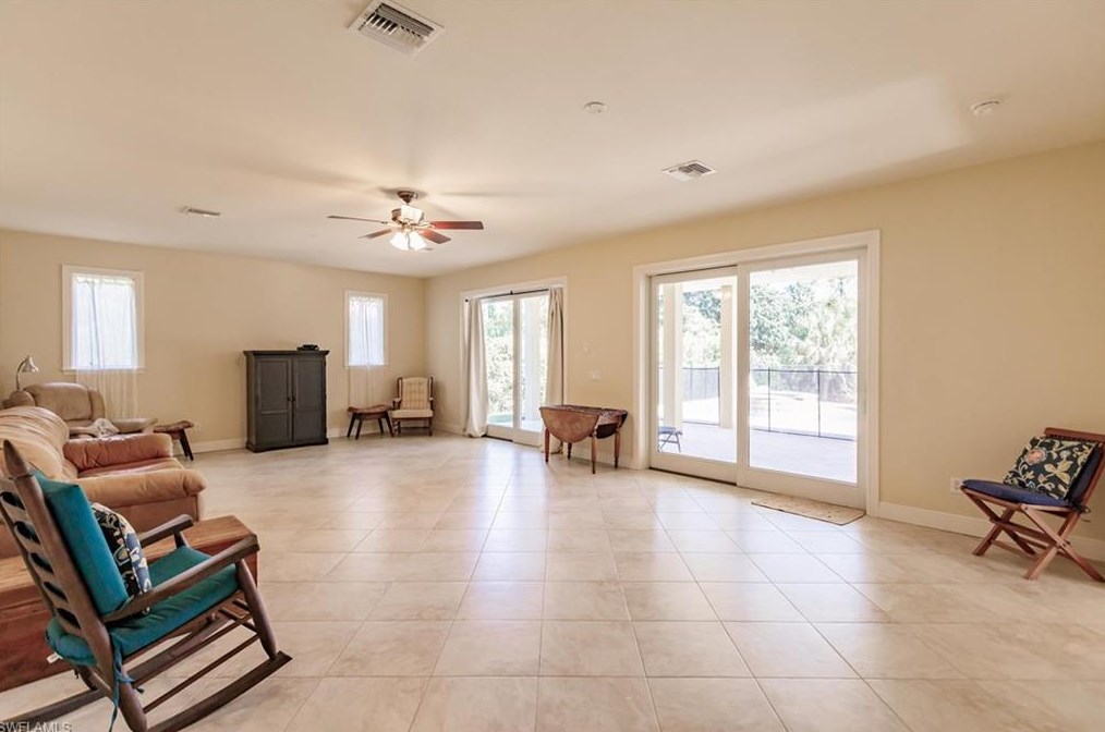 4551 1 Ave, Naples FL 34120-2704 exterior