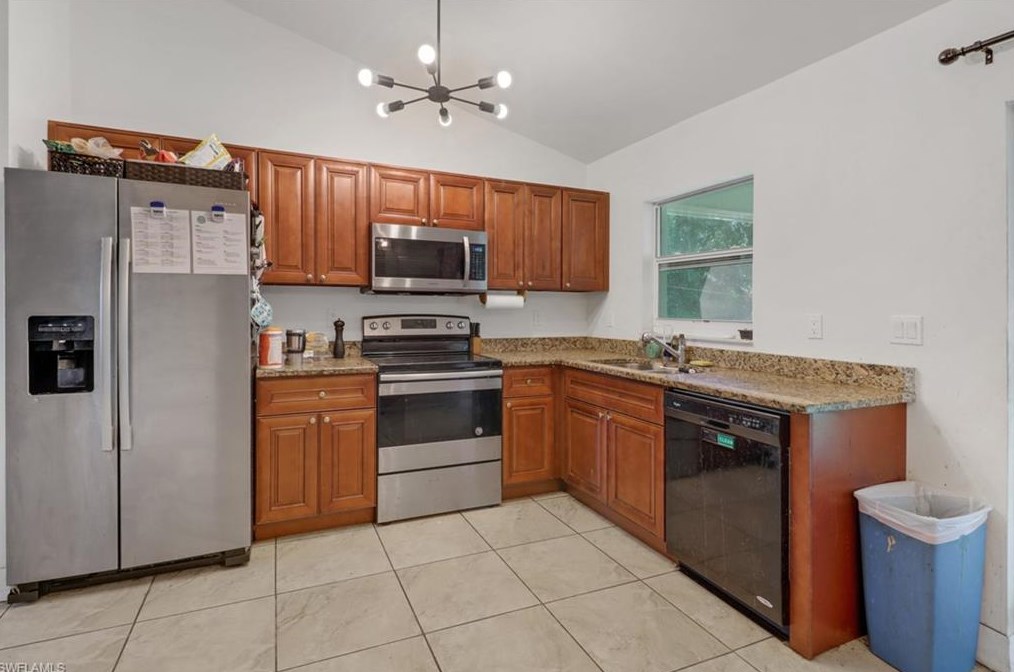 2873 66th Ave, Naples FL  34120-1413 exterior