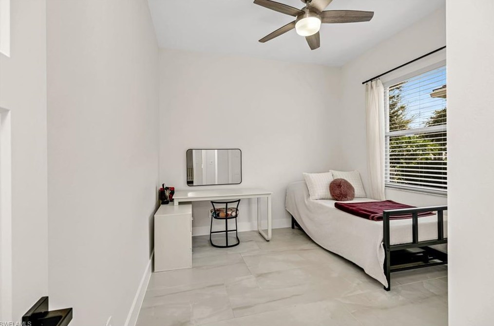 8532 Laurel Lk Blvd, Naples FL 34119-9792 exterior