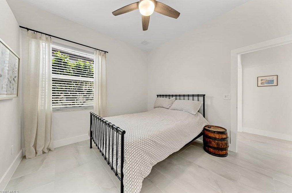 8532 Laurel Lk Blvd, Naples FL 34119-9792 exterior