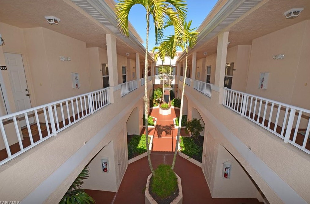 1044 Woodshire Ln, Naples FL 34105-7403 exterior