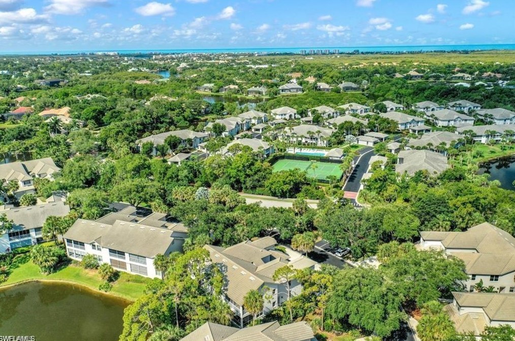 27080 Lake Harbor Ct, Bonita Springs FL  34134-1600 exterior