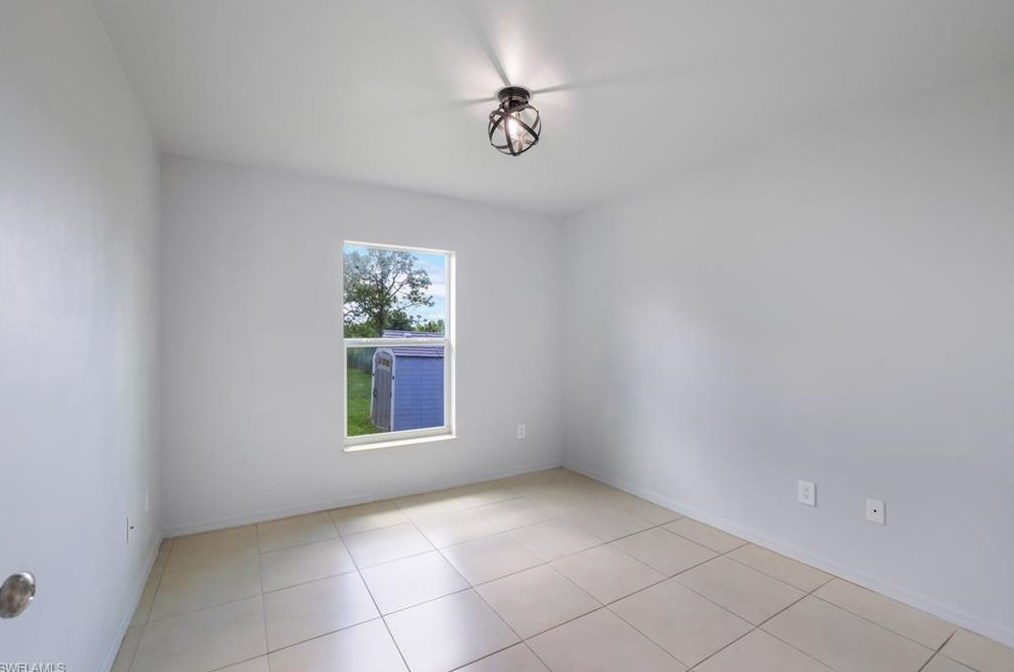 4226 58 Ave, Naples FL 34120-4021 exterior