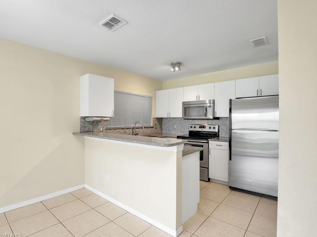 2845 31 Ave, Naples FL 34117-8449 exterior