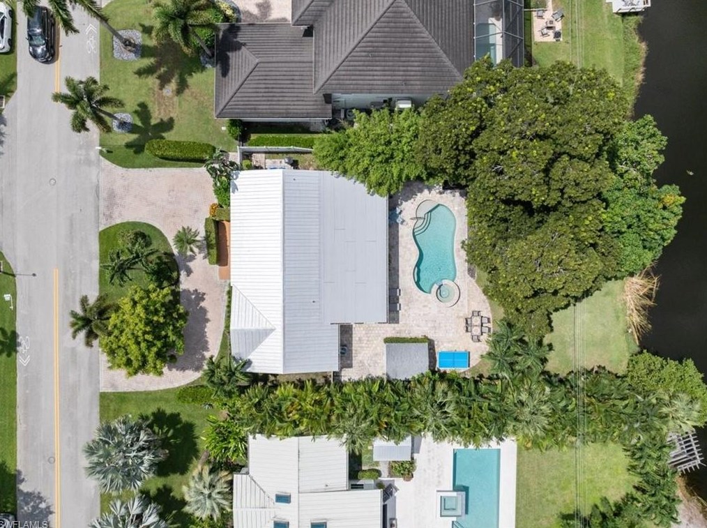 1171 14 Ave, Naples FL 34120-5600 exterior