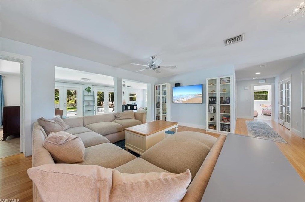 1171 14 Ave, Naples FL 34120-5600 exterior