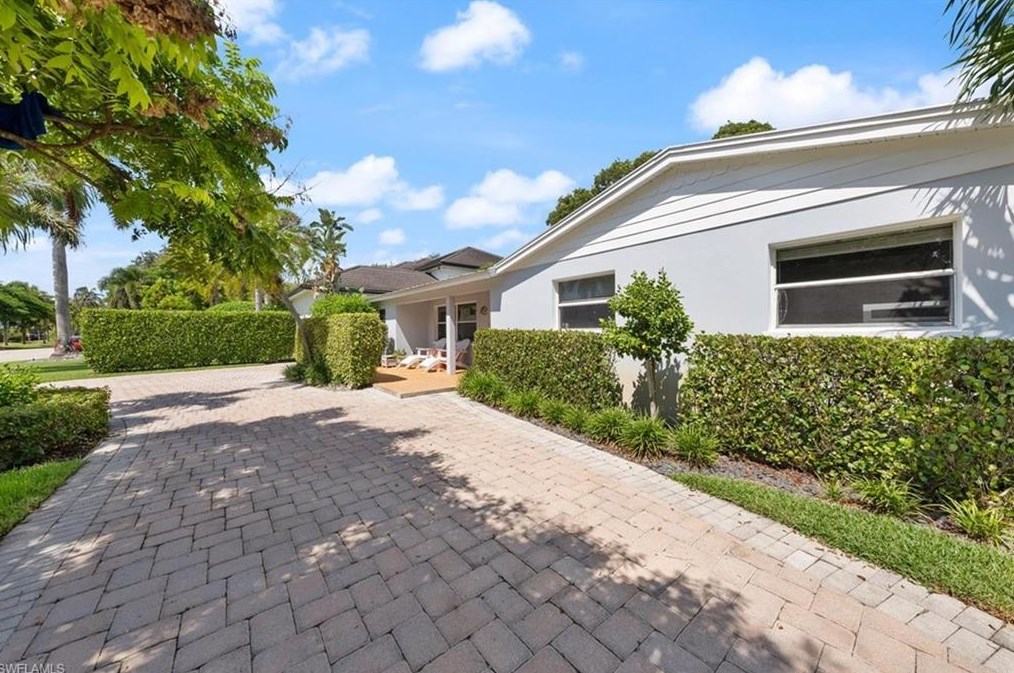 1171 14 Ave, Naples FL 34120-5600 exterior