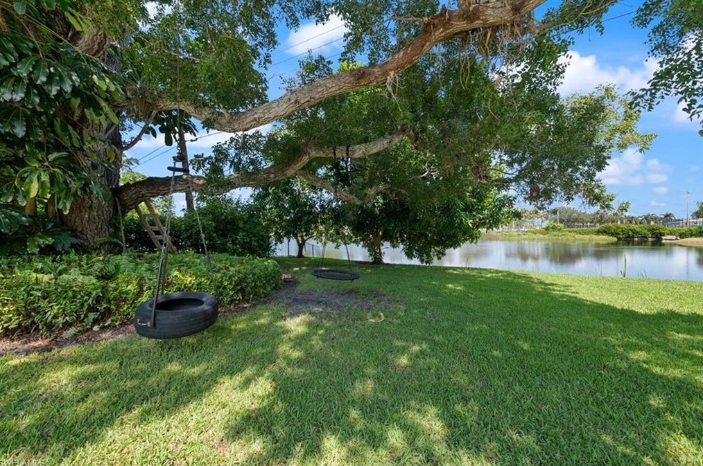 1171 14 Ave, Naples FL 34120-5600 exterior