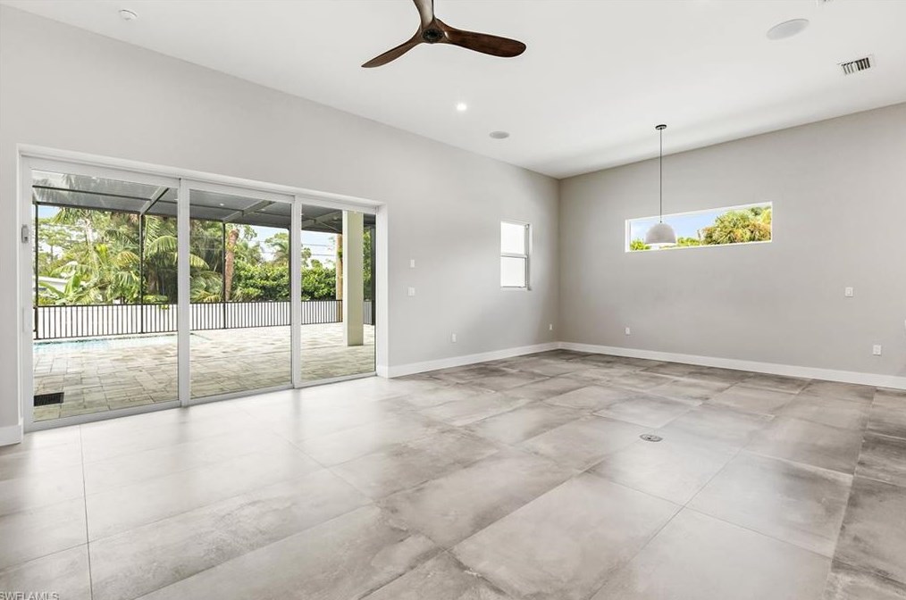 1415 13 Ave, Naples FL 34116-5125 exterior