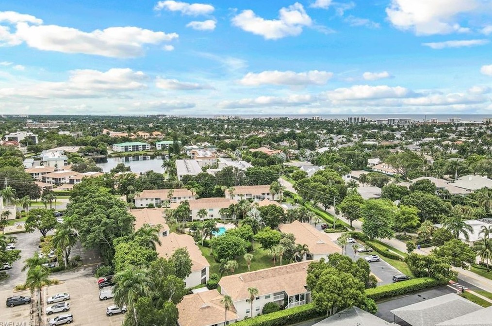 3200 Binnacle Dr, Naples FL  34103-4170 exterior
