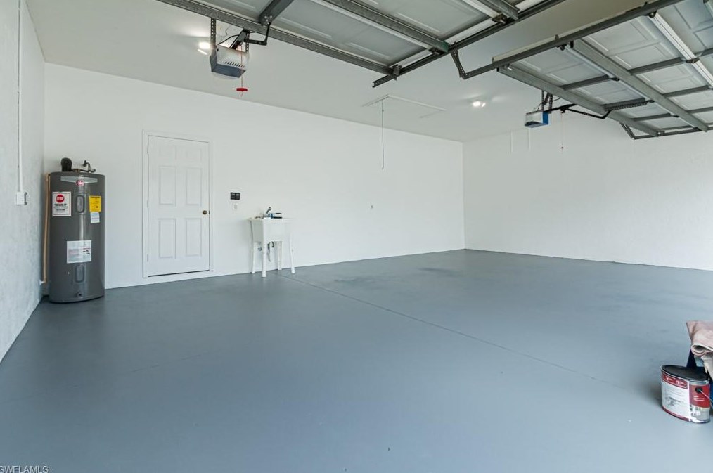 303 Burnt Pne Dr, Naples FL 34119-9773 exterior