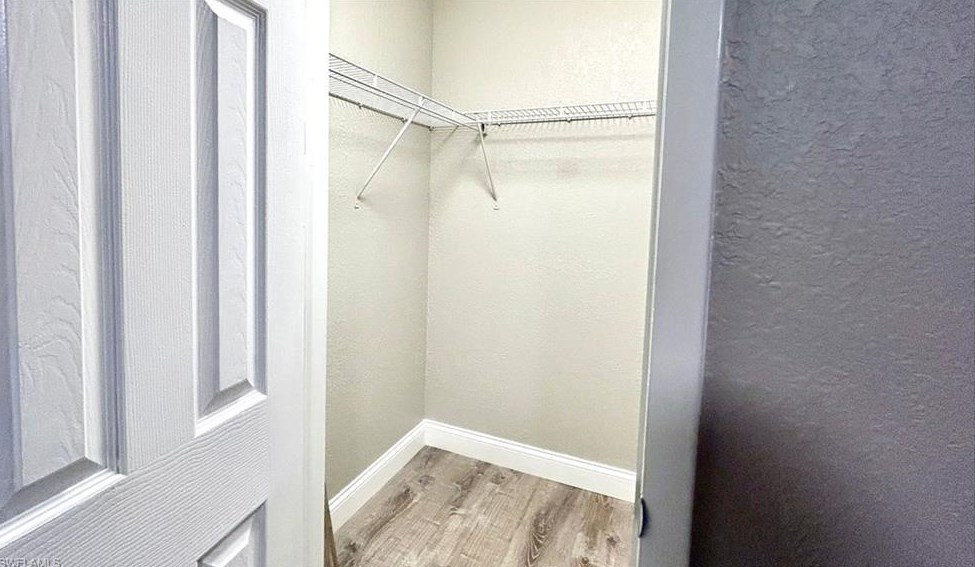 4635 Bayshore Dr, Naples FL  34112-4358 exterior