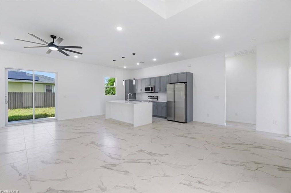 1901 Sunniland Blvd, Lehigh Acres FL 33971-5290 exterior