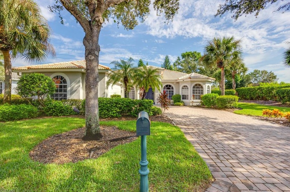 3906 Recreation Ln, Naples FL 34116-7337 exterior