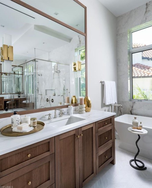 3131 Gin Ln, Naples FL 34102-7815 exterior