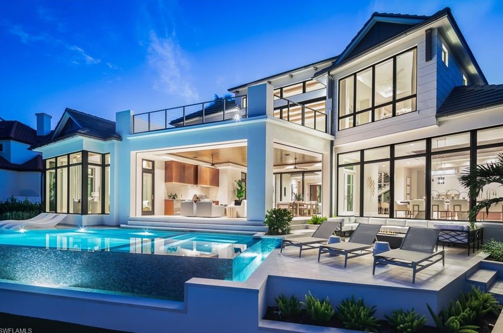 3131 Gin Ln, Naples FL 34102-7815 exterior