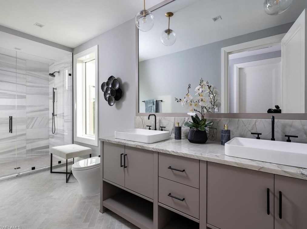 3131 Gin Ln, Naples FL 34102-7815 exterior