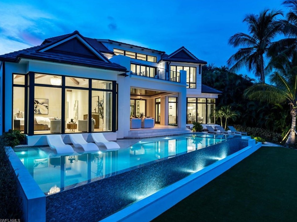 3131 Gin Ln, Naples FL 34102-7815 exterior