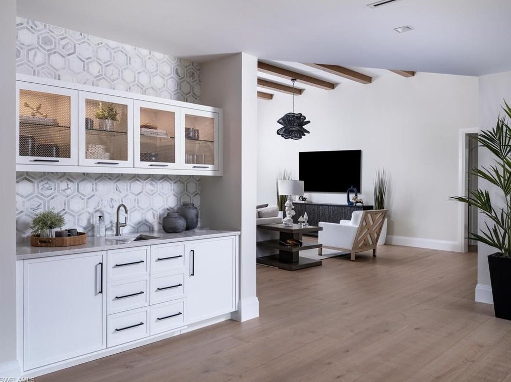 3131 Gin Ln, Naples FL 34102-7815 exterior