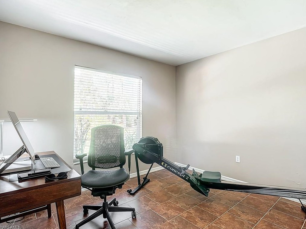 4490 1 Ave, Naples FL 34102-6006 exterior