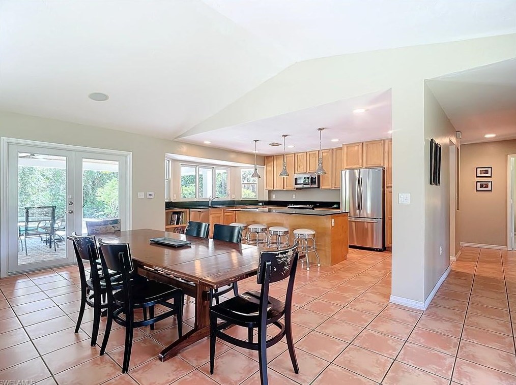 4490 1 Ave, Naples FL 34102-6006 exterior