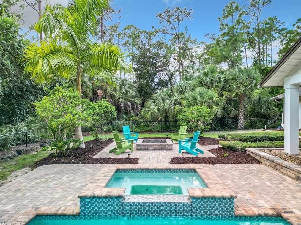 4490 1 Ave, Naples FL 34102-6006 exterior