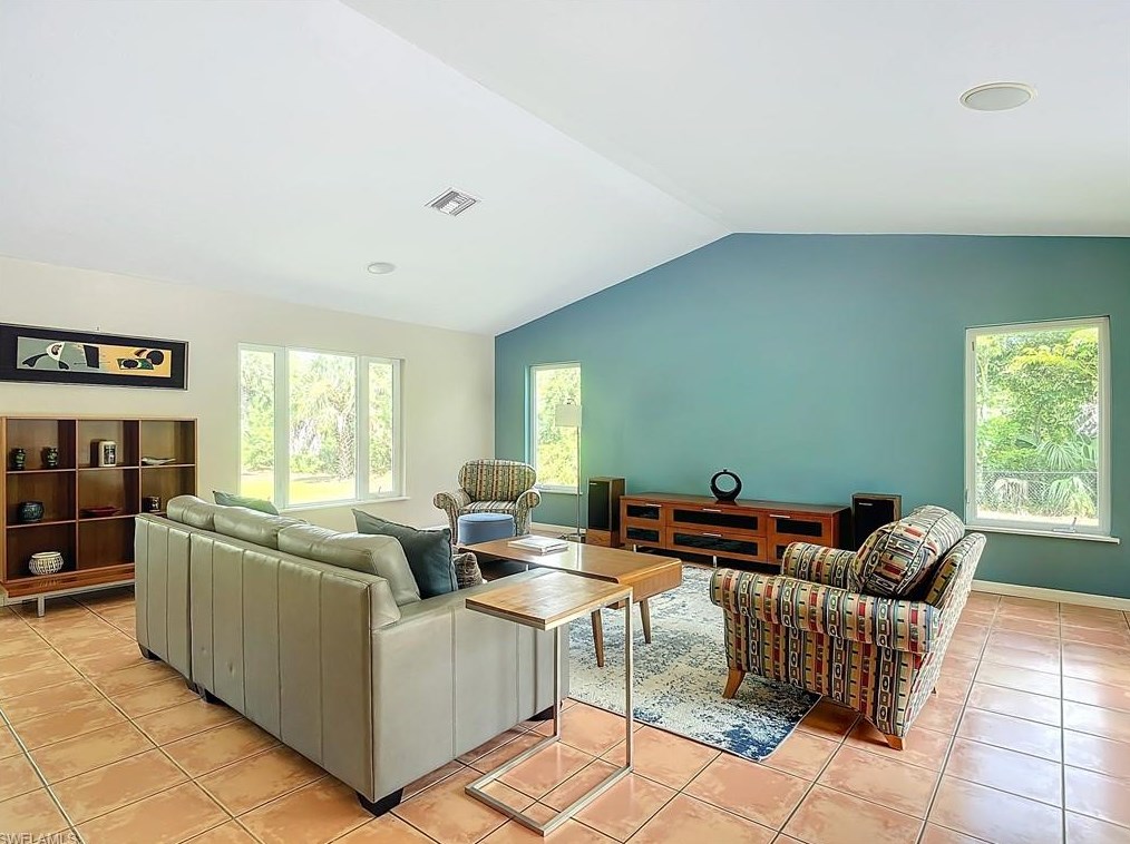 4490 1 Ave, Naples FL 34102-6006 exterior