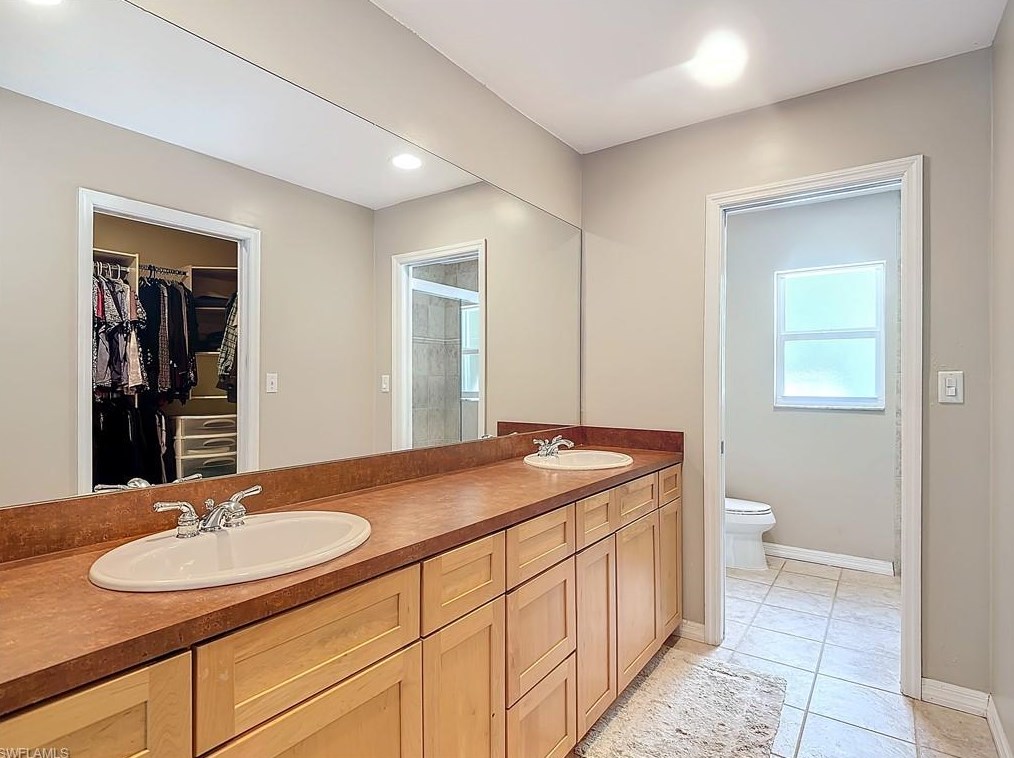 4490 1 Ave, Naples FL 34102-6006 exterior