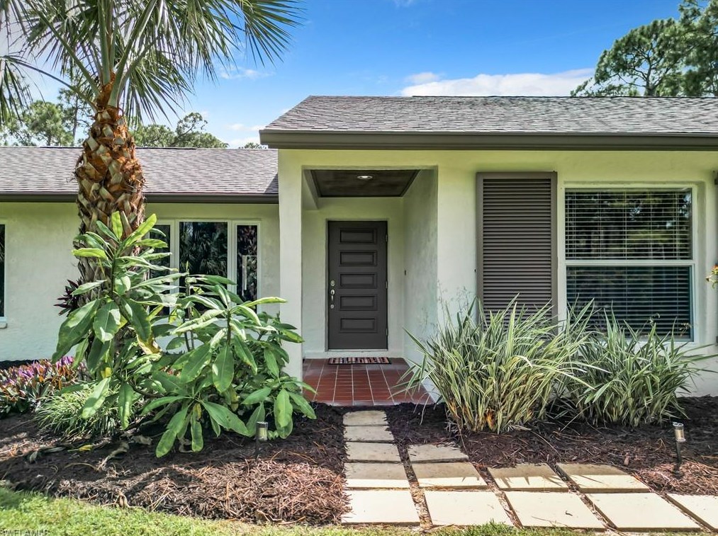 4490 1 Ave, Naples FL 34102-6006 exterior