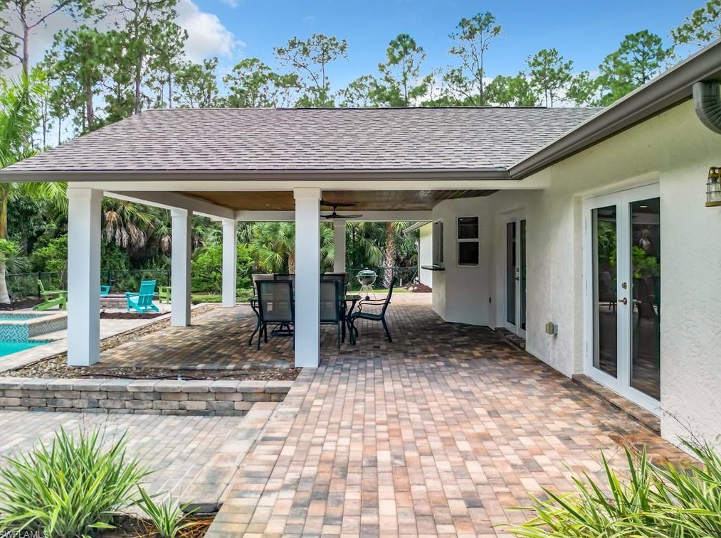 4490 1 Ave, Naples FL 34102-6006 exterior