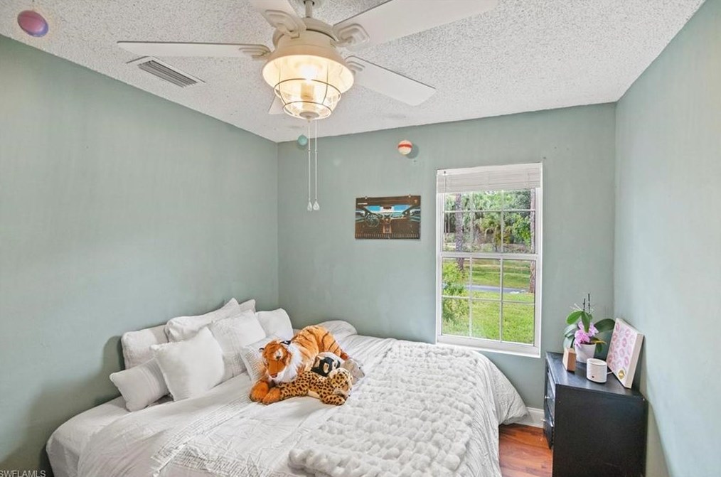 460 9 St, Naples FL 34117-2153 exterior