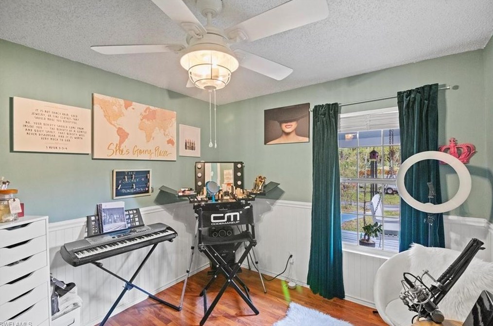 460 9 St, Naples FL 34117-2153 exterior