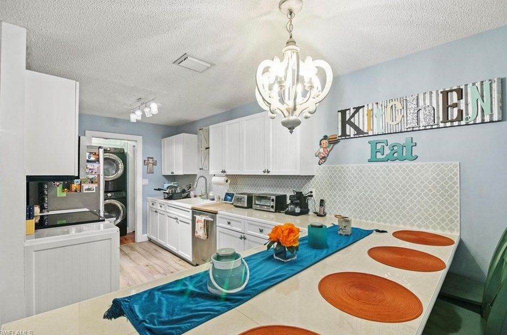 460 9 St, Naples FL 34117-2153 exterior