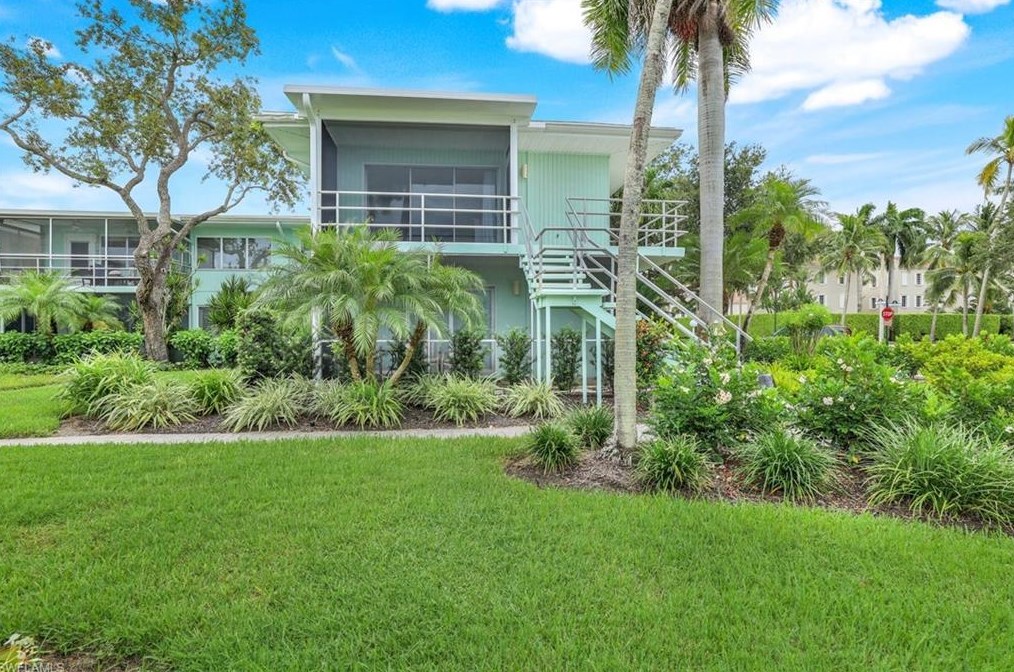295 8th Ave, Naples FL  34102-6840 exterior