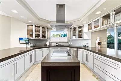 8473 Bay Colony Dr #304, Naples, FL 34108 - Photo 9