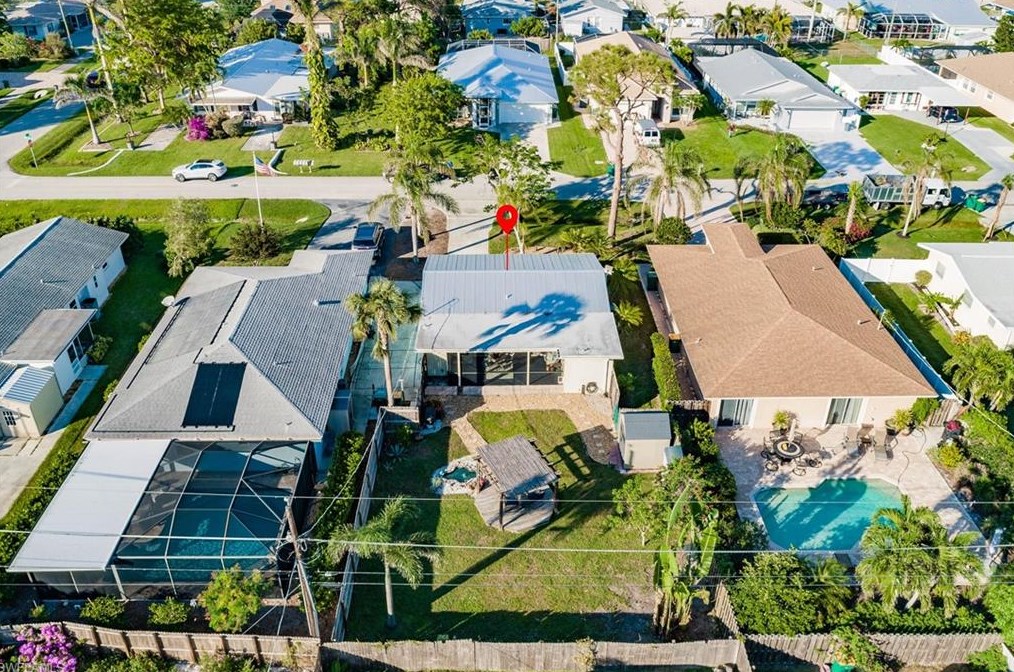 708 100 Ave, Naples FL 34108-2239 exterior