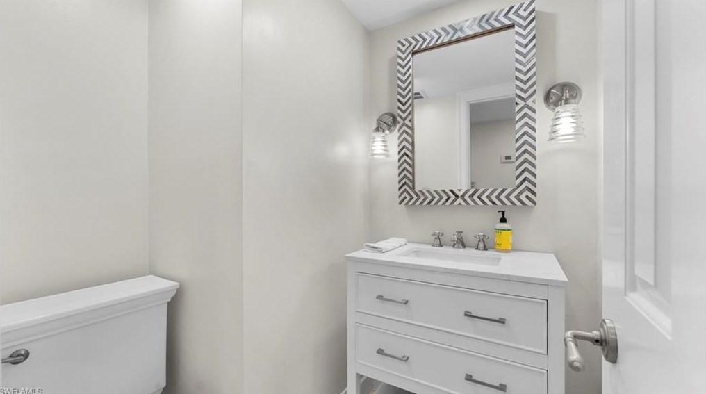 4005 Gulf Shore Blvd, Naples FL 34103-2224 exterior