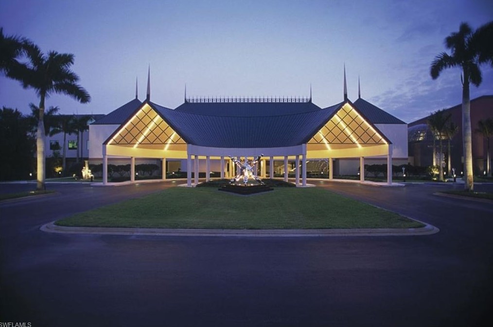 2500 Gulf Shore Blvd, Naples FL 34103-4334 exterior
