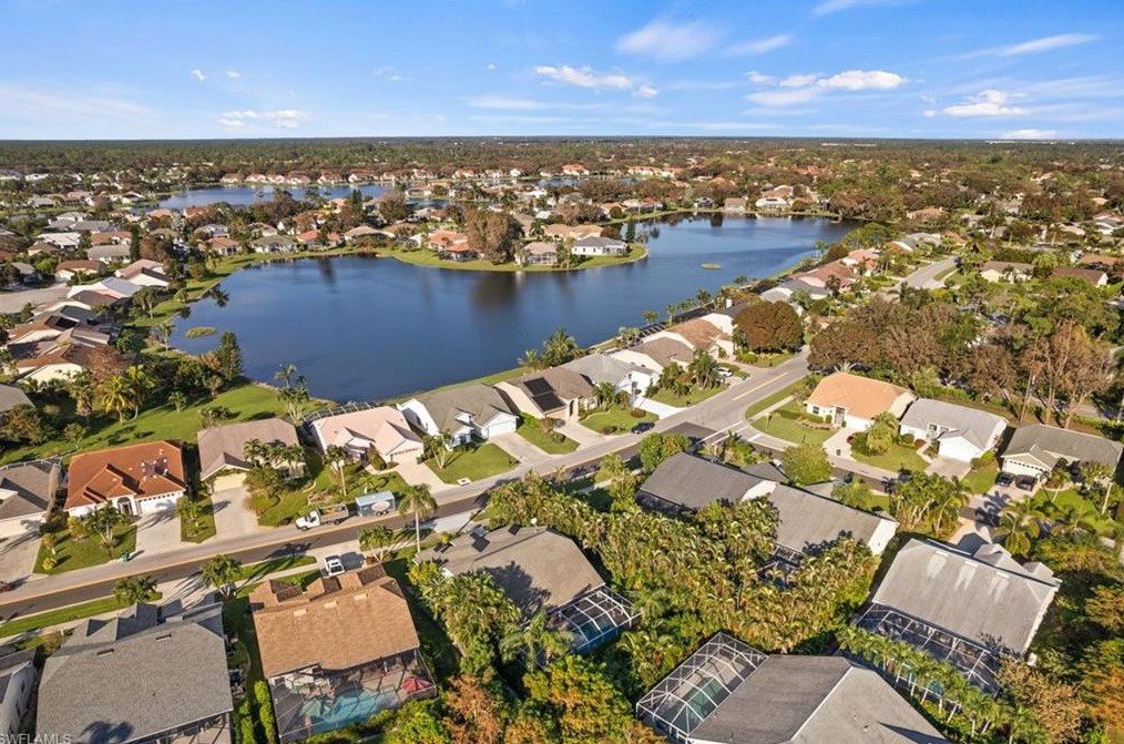 645 Lambton Ln, Naples FL 34104-8305 exterior