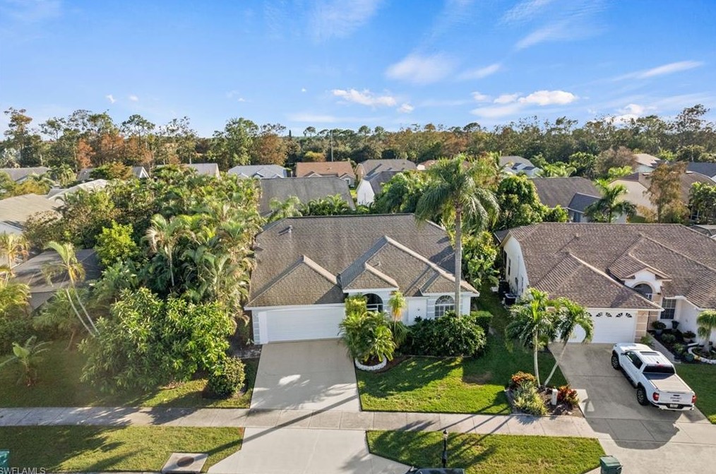 645 Lambton Ln, Naples FL 34104-8305 exterior