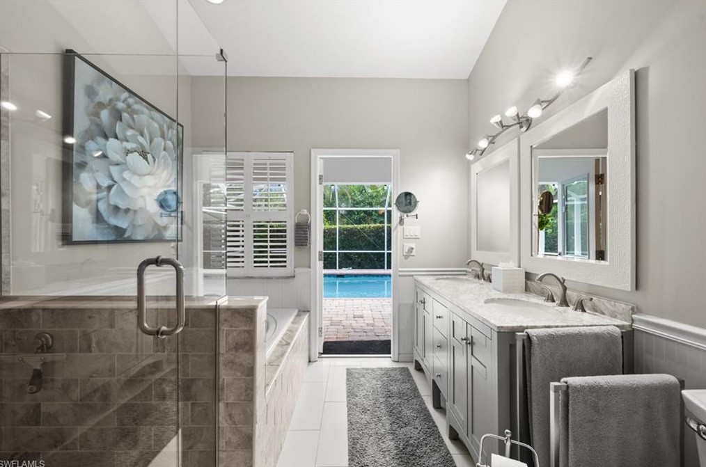 645 Lambton Ln, Naples FL 34104-8305 exterior