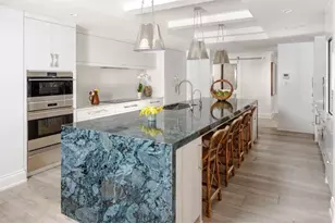 370 11th Ave S, Naples, FL 34102 - Photo 3